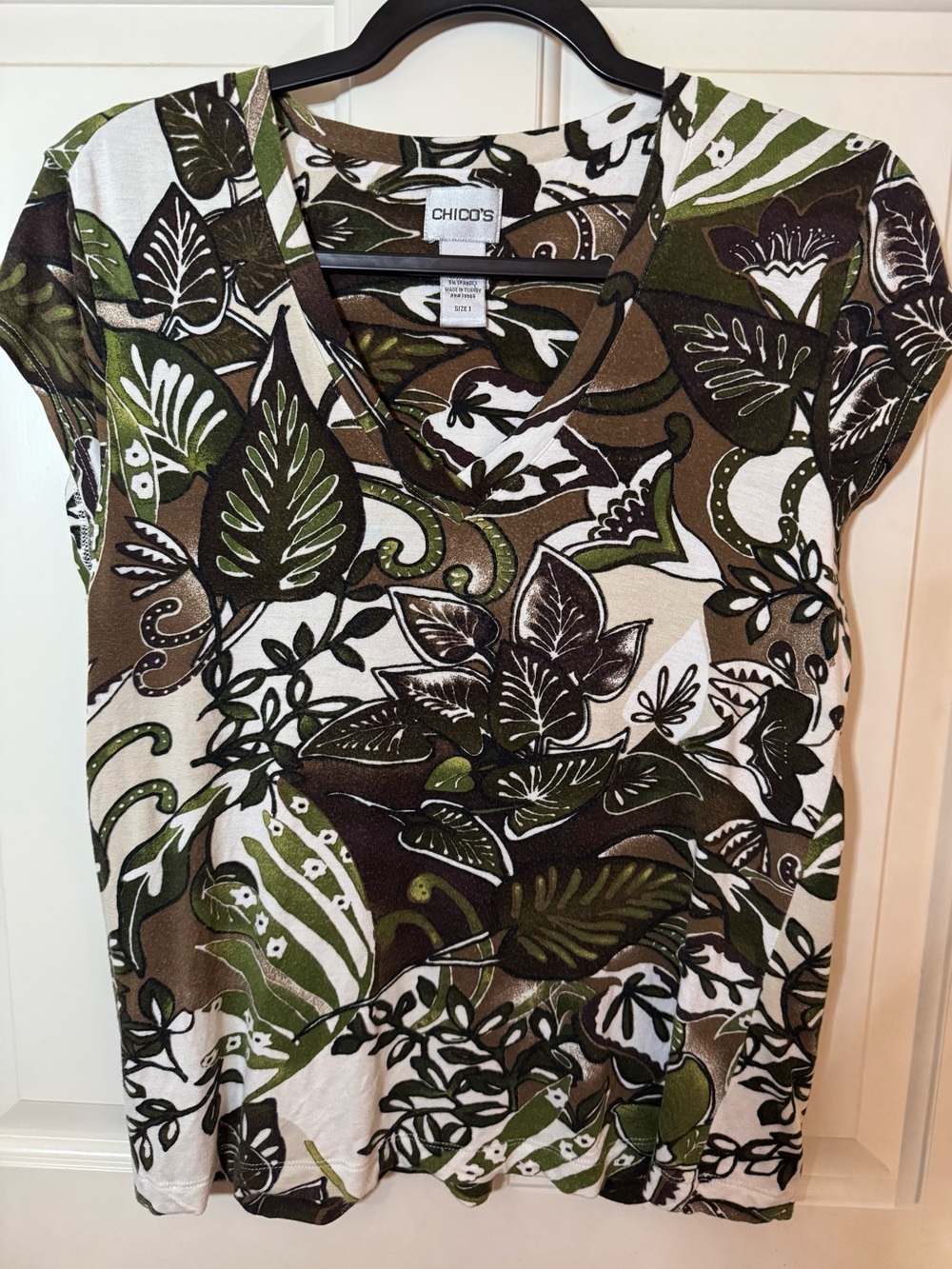 Chico's Botanical V-Neck Tee Chico’s Size  1